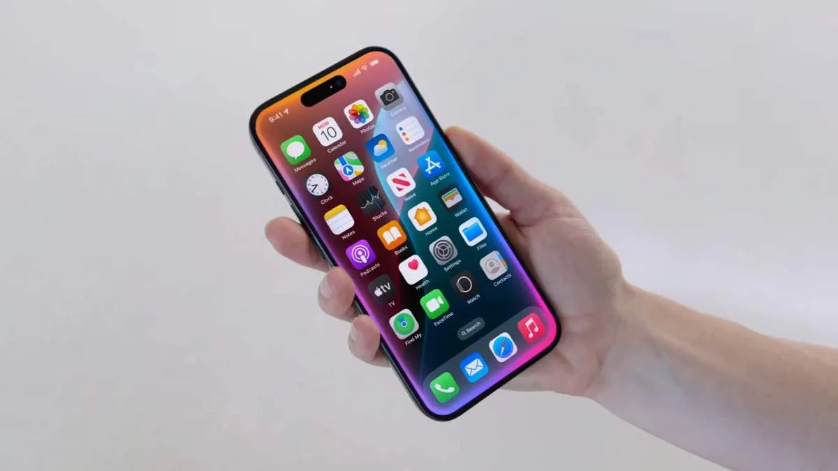 LE NOUVEAU SIRI ARRIVE ENFIN, MAIS APPLE LE LIVRE EN « BETA » APRÈS DEUX ANS DE RETARD
