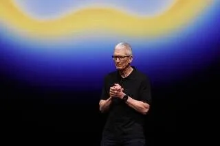 LE BOOM DE L’IA VA FAIRE GRIMPER LE PRIX DES IPHONE, PRÉVIENT LE PATRON D’APPLE TIM COOK