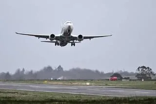 AUX ÉTATS-UNIS, UN AVION PERCUTE UN PIÉTON AU DÉCOLLAGE