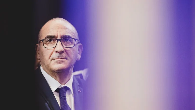 INFO BFMTV. LAURENT NUÑEZ SE RENDRA À BORDEAUX VENDREDI POUR RENDRE HOMMAGE AUX SAPEURS-POMPIERS MORTS CET ÉTÉ