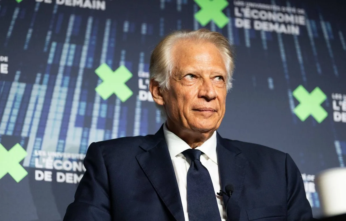 VILLEPIN A RENDU LES BUSTES DE NAPOLÉON QU’IL AVAIT REÇU EN CADEAU AU QUAI D’ORSAY