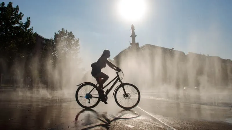 CANICULE: MÉTÉO-FRANCE PRÉVIENT QUE L’ÉPISODE EN COURS « POURRAIT ÊTRE SIMILAIRE À CEUX DE JUILLET 2019 ET AOÛT 2003 »