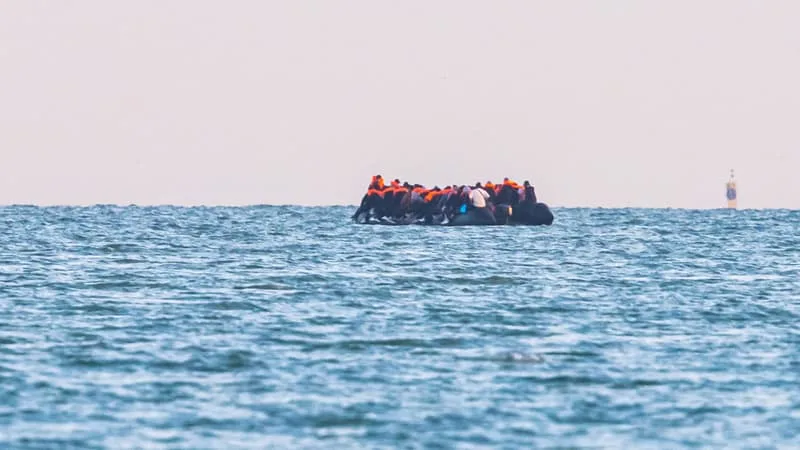 PLUS DE 200.000 PERSONNES MIGRANTES ONT TRAVERSÉ LA MANCHE POUR ACCOSTER EN ANGLETERRE DEPUIS 2018, SELON UN BILAN