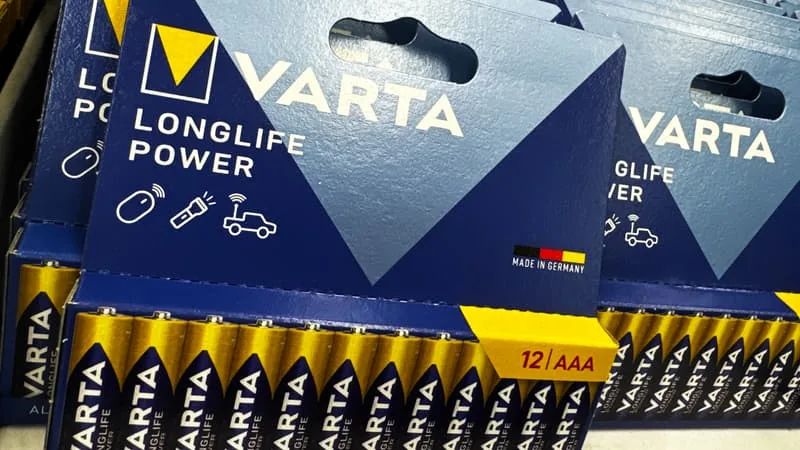 APPLE REMPLACE LES BATTERIES VARTA DANS SES AIRPODS PAR DES MODÈLES CHINOIS: L’HISTORIQUE FABRICANT DE PILES ALLEMAND DÉPOSE LE BILAN