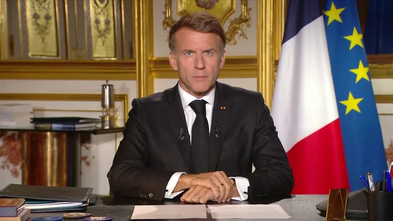 17 OCTOBRE: EMMANUEL MACRON DEMANDE QUE « TOUTE LA TRANSPARENCE SOIT FAITE » SUR LA STRATÉGIE DU MAINTIEN DE L’ORDRE
