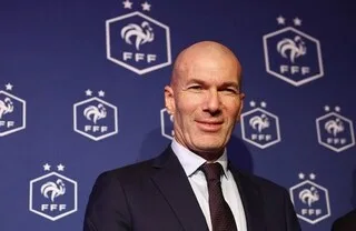 ÉQUIPE DE FRANCE. « ON EST DANS UN BEAU PAYS, AVEC CETTE MIXITÉ » : ZINÉDINE ZIDANE APPELLE À « COMBATTRE LE RACISME »