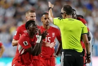 COUPE DU MONDE. BREEL EMBOLO N’AURAIT PAS DÛ ÊTRE EXPULSÉ CONTRE L’ARGENTINE