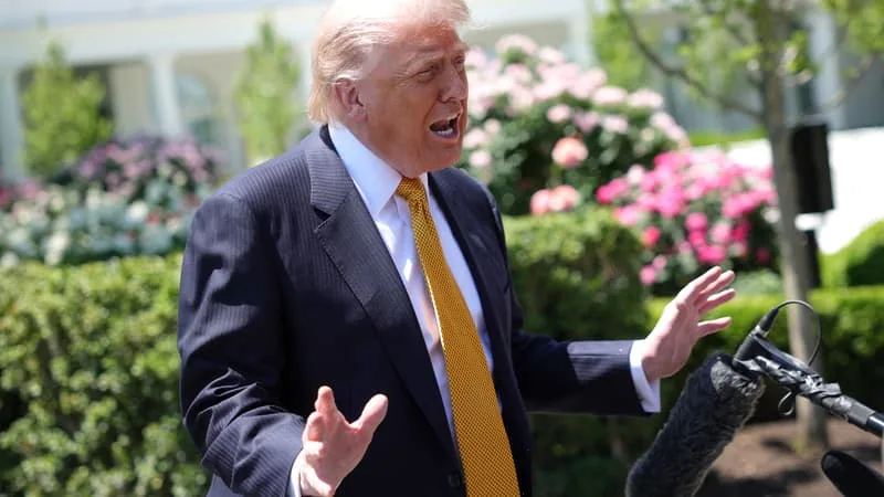 « ILS ONT INTÉRÊT À CONCLURE UN ACCORD »: DONALD TRUMP RÉPOND À BFMTV SUR LES NÉGOCIATIONS AVEC L’IRAN