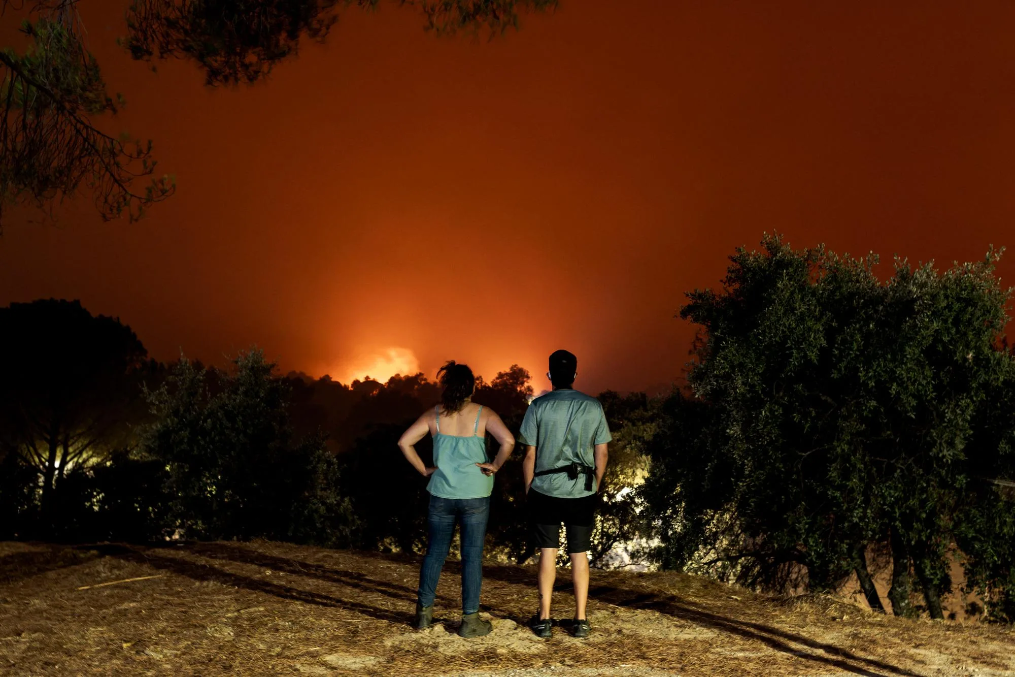 EN ESPAGNE, L’ÉTÉ A AUSSI TOURNÉ AU CAUCHEMAR À CAUSE DES INCENDIES HISTORIQUES PRÈS DE MADRID ET DE VALENCE