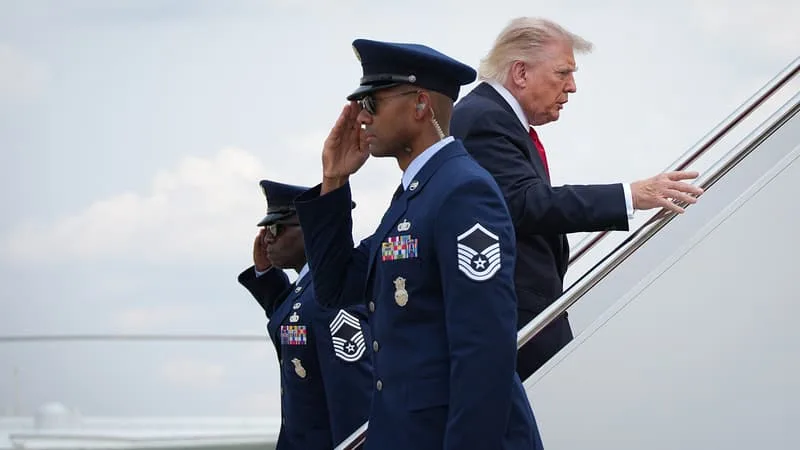 GUERRE EN IRAN, POUVOIR D’ACHAT, PRIX À LA POMPE… QUE DISENT LES SONDAGES DE DONALD TRUMP À QUELQUES MOIS D’ÉLECTIONS DÉCISIVES?