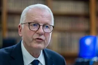 AFFAIRE LYHANNA : LE PLUS HAUT PROCUREUR DE FRANCE, RÉMY HEITZ, SE DÉMARQUE DE GÉRALD DARMANIN