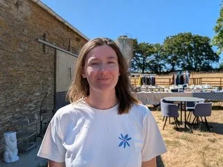 « CINQ EUROS LE LOT, ÇA VOUS VA ? » : DANS CE MAGASIN DE L’OUEST, CE SONT LES CLIENTS QUI FIXENT LES PRIX