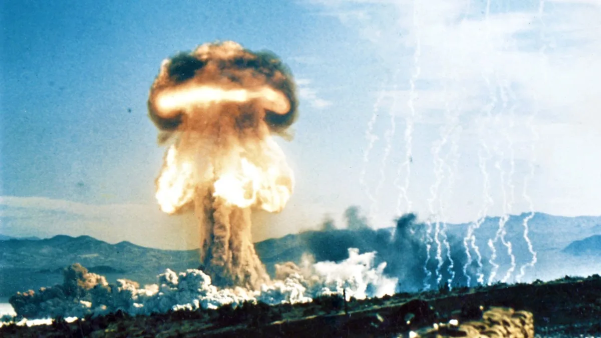 ET SI UNE EXPLOSION NUCLÉAIRE AVAIT LIEU EN ORBITE ? LE SCÉNARIO CATASTROPHE ÉTUDIÉ PAR L’ARMÉE AMÉRICAINE