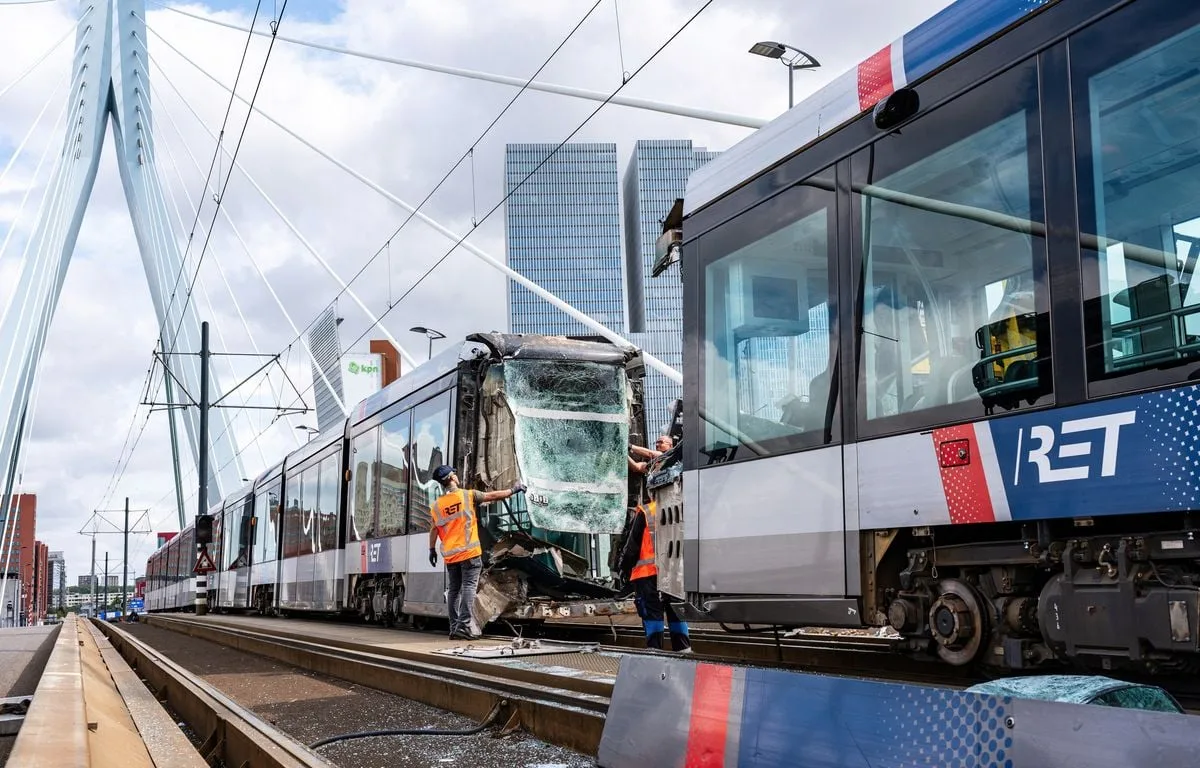 PAYS-BAS : UNE COLLISION ENTRE DEUX TRAMS FAIT 15 BLESSÉS À ROTTERDAM