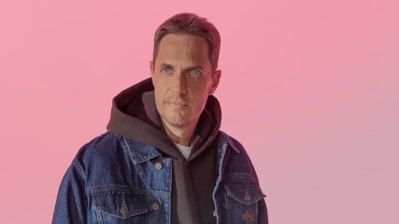 « J’EN AI PAS ENCORE FINI »: GRAND CORPS MALADE DÉVOILE LE PREMIER EXTRAIT DE SON NOUVEL ALBUM