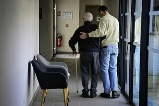 RÉCIT. LE DROIT À L’AIDE À MOURIR BIENTÔT ADOPTÉ ? LE LONG CHEMINEMENT D’UNE RÉFORME SOCIÉTALE MAJEURE