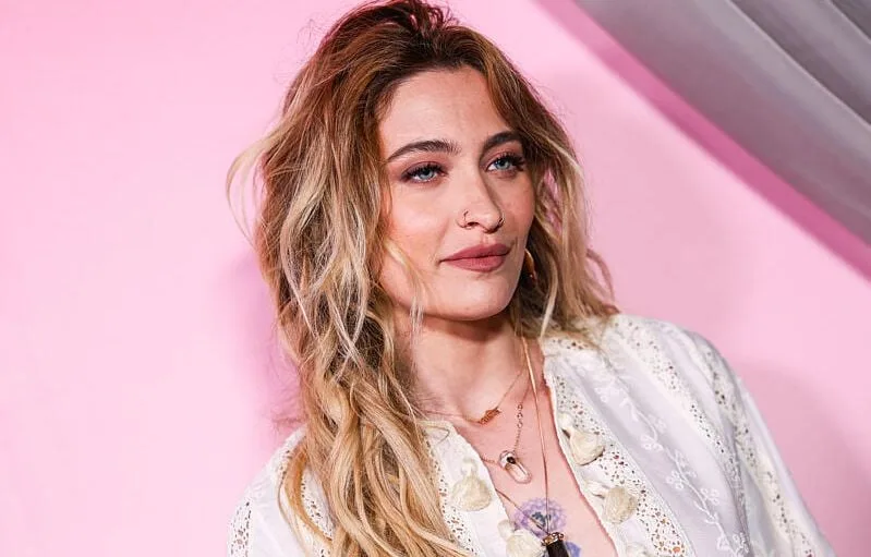 PARIS JACKSON FAIT UNE ÉCHOGRAPHIE DU COU EN RÉPONSE À SES FANS INQUIETS APRÈS UNE VIDÉO