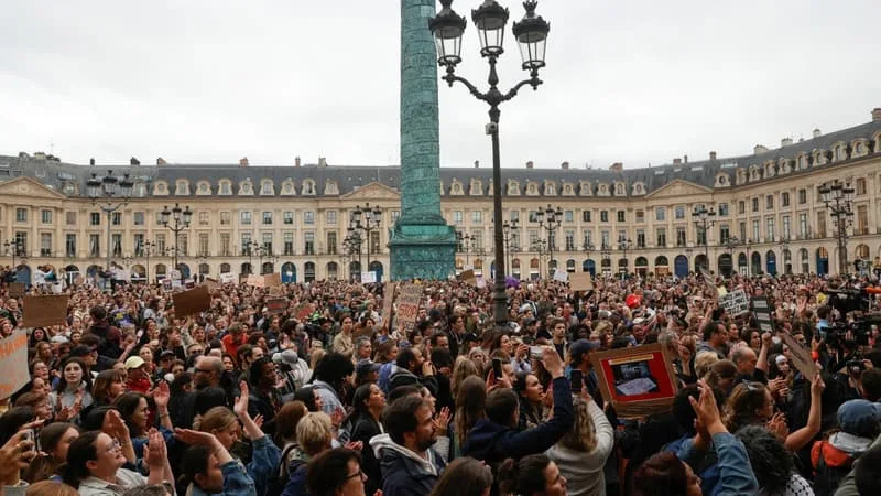 MORT DE LYHANNA: LE MINISTÈRE DE L’INTÉRIEUR COMPTABILISE 60.400 PERSONNES DANS LES RUES LUNDI SOIR, DONT 2.900 À PARIS