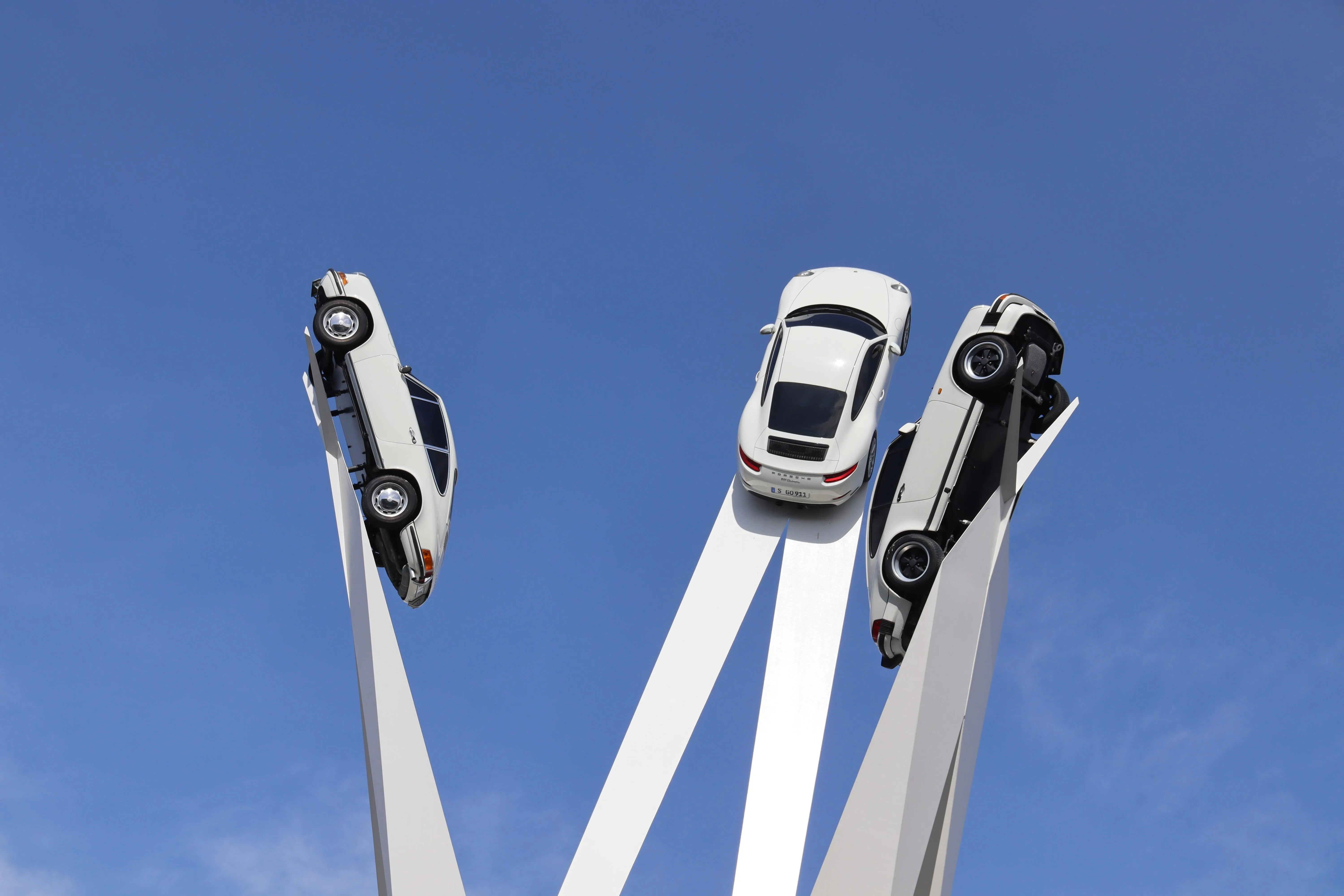BATTERIE, VÉLO ÉLECTRIQUE, LOGICIEL : PORSCHE ABANDONNE TROIS PARIS TECHNOLOGIQUES D’UN COUP