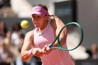 ROLAND-GARROS. AU TERME D’UNE DEMI-FINALE À SENS UNIQUE CONTRE MARTA KOSTYUK, MIRRA ANDREEVA SE QUALIFIE EN FINALE