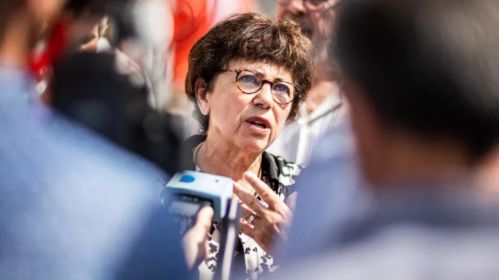 LA COLÈRE DE LA MINISTRE DE LA TRANSITION ÉCOLOGIQUE MONIQUE BARBUT CONTRE CEUX QUI VEULENT « LA CLIM PARTOUT »