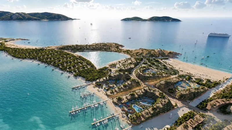 LE PROJET DE RESORT DE LUXE DE LA FAMILLE TRUMP DANS UNE ANCIENNE BASE COMMUNISTE EXASPÈRE EN ALBANIE: DES MILLIERS DE PERSONNES VONT MANIFESTER UN 4E JOUR D’AFFILÉE