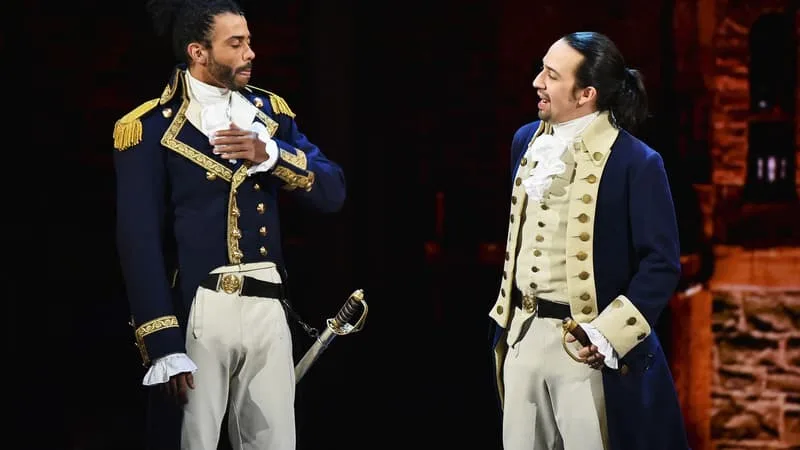 250 ANS DE L’INDÉPENDANCE DES ÉTATS-UNIS: « HAMILTON », JOHN ADAMS »… NOTRE SÉLECTION DE FILMS, SÉRIES ET DOCUMENTAIRES POUR CÉLÉBRER CE 4 JUILLET
