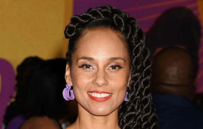ALICIA KEYS : LA CHANTEUSE POUSSE UN COUP DE GUEULE CONTRE L’INDUSTRIE MUSICALE, LES RÉSEAUX SOCIAUX ET L’IA