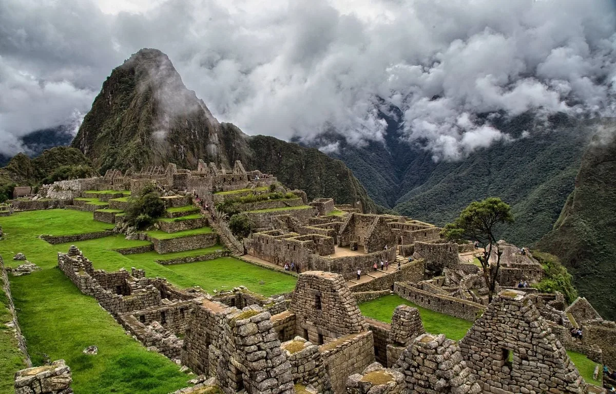 PÉROU : UN TOURISTE MEURT APRÈS UNE CHUTE DE 300 MÈTRES SUR LE CHEMIN DU MACHU PICCHU