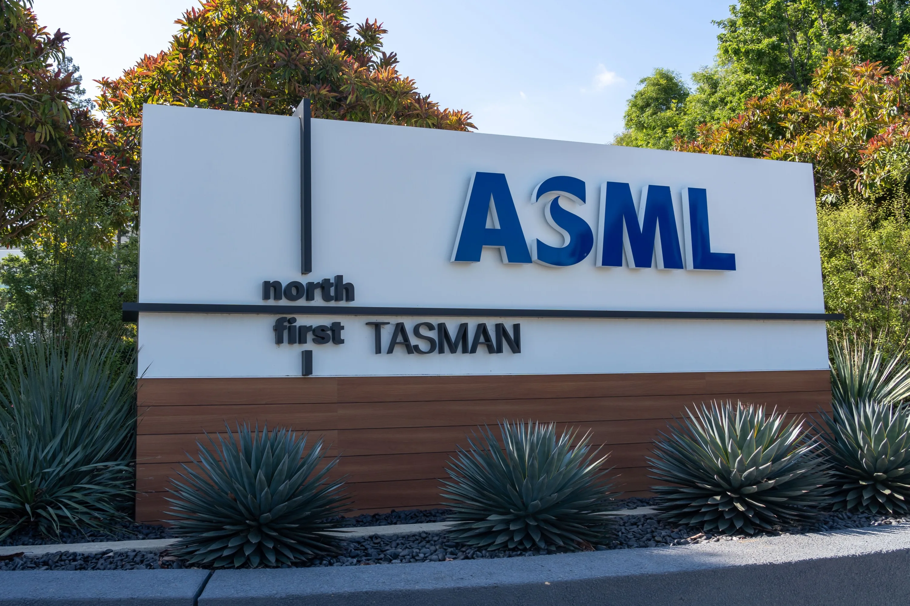 UNE MACHINE EUV D’ASML EN CHINE ? C’EST CE QUE CROIENT LES ÉTATS-UNIS