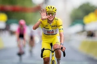 LA LANTERNE ROUGE DU TOUR DE FRANCE 2026 AUSSI RAPIDE QUE TADEJ POGACAR EN 2020 : CE QUE RÉVÈLENT LES DONNÉES DE VITESSE
