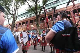 COUPE DU MONDE. « NOUS N’OUBLIERONS JAMAIS » : LES SUPPORTERS ÉCOSSAIS CHANGENT DE SITE, BOSTON LES REGRETTE DÉJÀ
