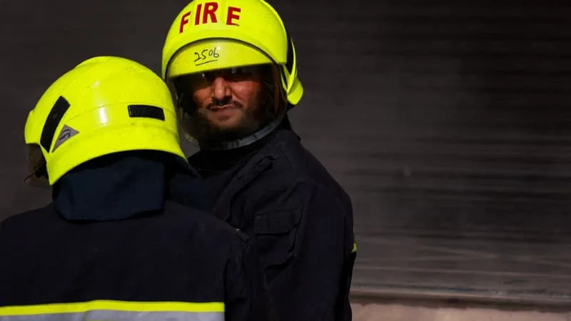 L’INCENDIE D’UN HÔTEL FAIT AU MOINS 21 MORTS À NEW DELHI EN INDE, DES RECHERCHES TOUJOURS EN COURS
