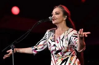 MORT DE CATHERINE RINGER : « PUNK GÉNIALE », « INCLASSABLE », « LIBRE »… ARTISTES ET POLITIQUES SALUENT SA MÉMOIRE