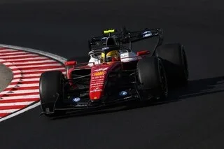 F1. LEWIS HAMILTON DEVANCE CHARLES LECLERC DURANT LA DEUXIÈME SÉANCE D’ESSAIS LIBRES DU GRAND PRIX DE HONGRIE
