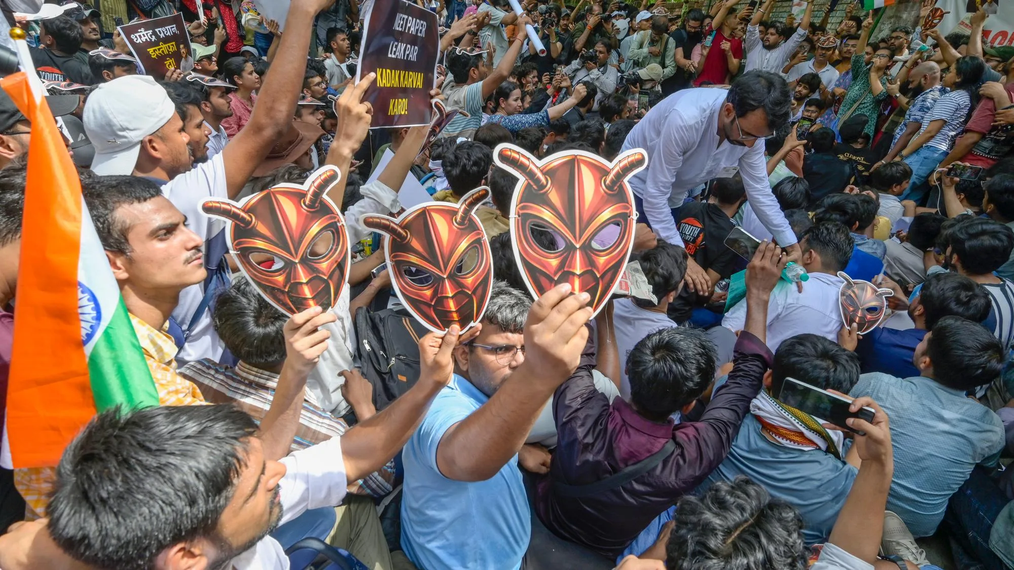 EN INDE, LES « CAFARDS » ARRÊTENT LEURS MANIFESTATIONS APRÈS AVOIR OBTENU GAIN DE CAUSE
