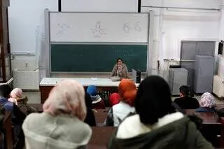 LA FEMME, FAITE POUR « SE MARIER ET FAIRE DES ENFANTS » ? AU MAROC, CETTE QUESTION SEXISTE AU BAC FAIT POLÉMIQUE