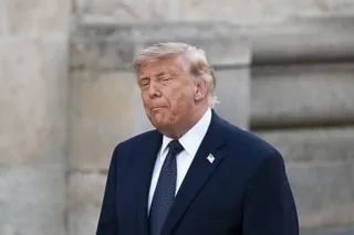 GUERRE AU MOYEN-ORIENT : TRUMP LAISSE « DE LA PLACE » AUX DISCUSSIONS AVEC L’IRAN, LE CRU RECULE… LE POINT SUR LA NUIT