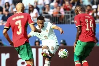 VIDÉO. FRANCE – MAROC : LE RÉSUMÉ ET LES BUTS DU QUART DE FINALE REMPORTÉ PAR LES BLEUS FACE AUX LIONS DE L’ATLAS
