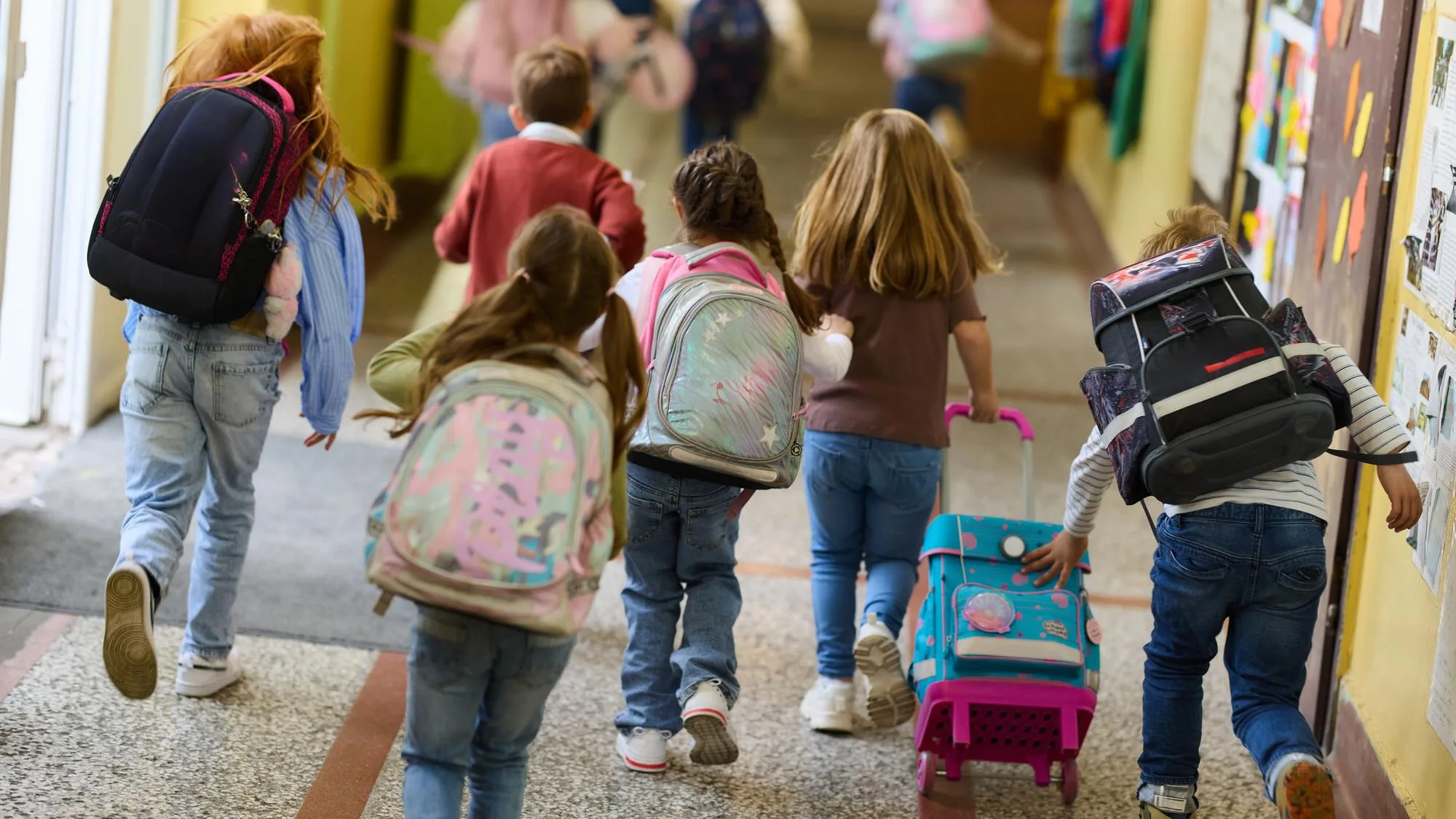 LE CALENDRIER DES VACANCES SCOLAIRES POUR 2027-2028 A ÉTÉ PUBLIÉ ET IL Y A DES SURPRISES