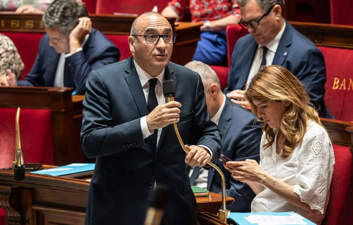 MAIRE D’ALÈS MENACÉ PAR LA DZ MAFIA : « ON NE SE LAISSERA PAS INTIMIDER », PROMET LE MINISTRE DE L’INTÉRIEUR