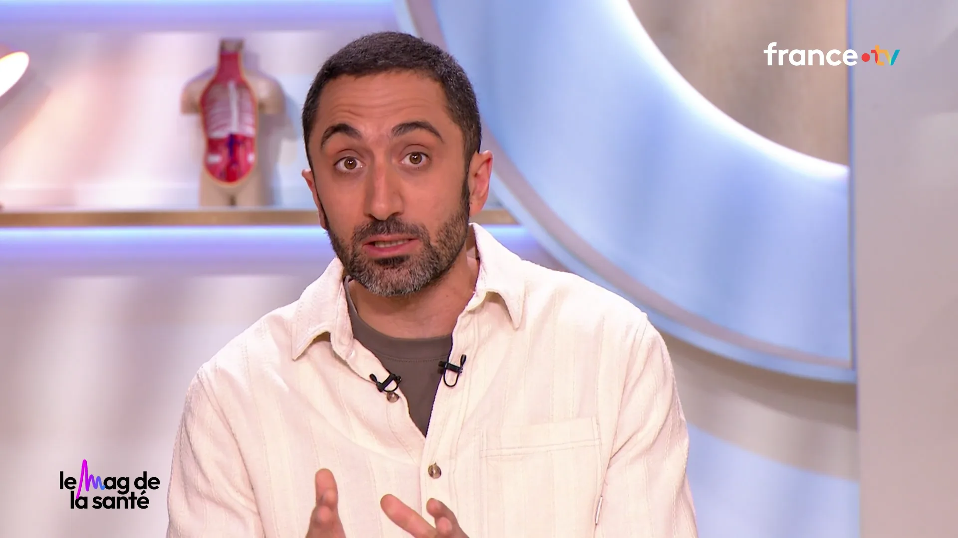 FRANCE TÉLÉVISIONS S’EXPLIQUE SUR JIMMY MOHAMED, ÉCARTÉ DU « MAGAZINE DE LA SANTÉ »