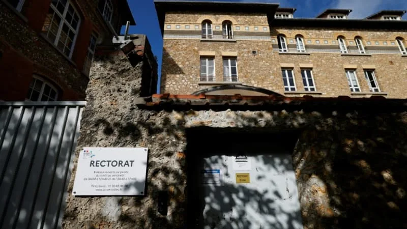 UN PROFESSEUR DE COLLÈGE DES YVELINES MIS EN EXAMEN POUR VIOLS SUR UNE DE SES ÉLÈVES ÂGÉE DE 13 ANS