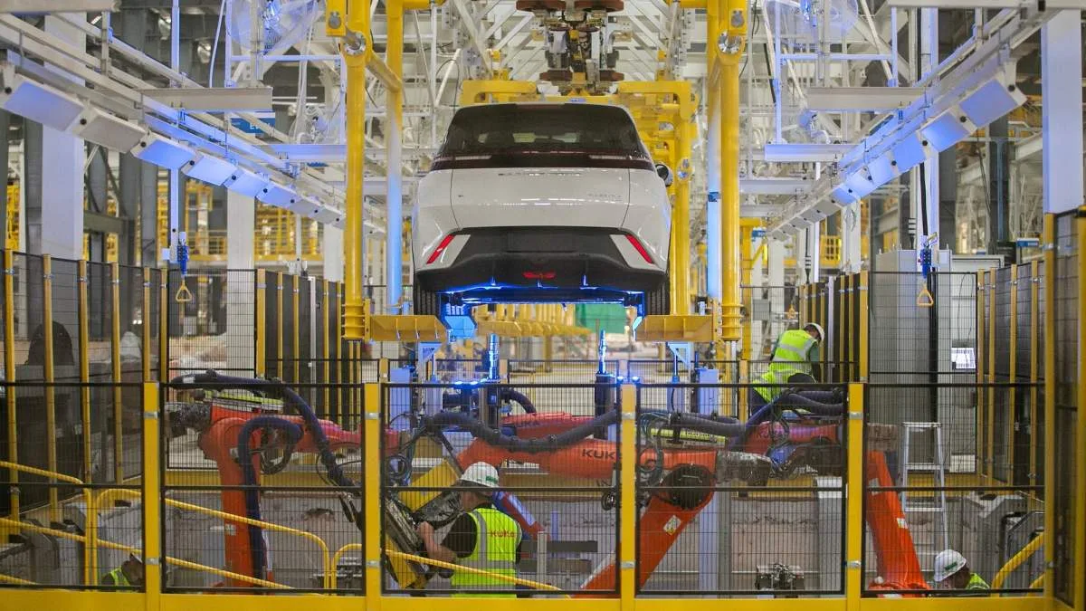 RACHAT DE MARQUES MYTHIQUES ET D’USINES À L’ARRÊT : LA STRATÉGIE IMPLACABLE DE BYD EN EUROPE