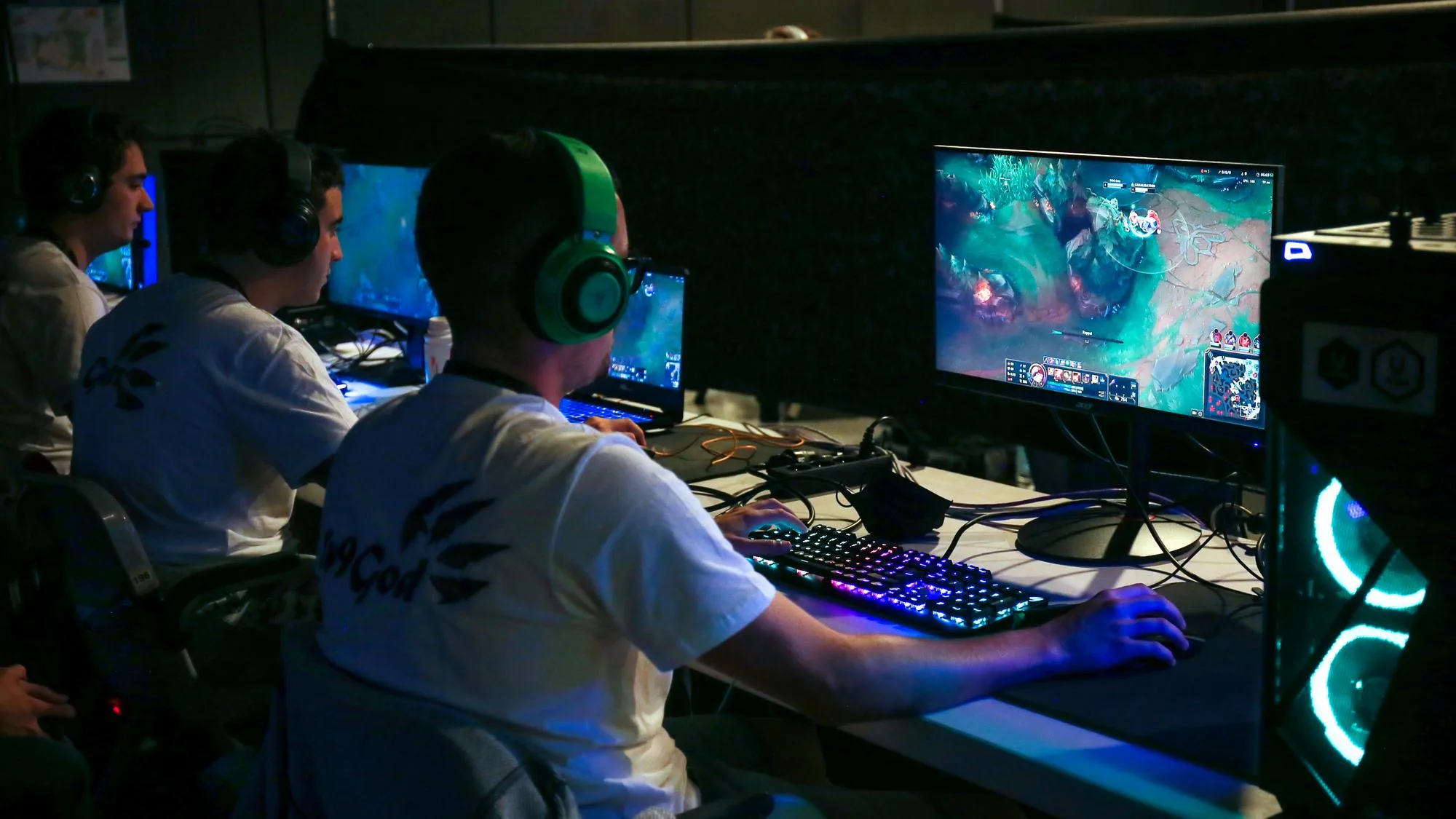 PARIS VA ACCUEILLIR LA COUPE DU MONDE D’E-SPORT 2026, MACRON SALUE « UNE PREMIÈRE QUI NOUS HONORE »