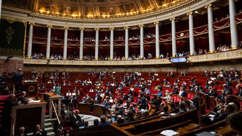 C’EST LA TRANSITION ÉCOLOGIQUE QUI AUGMENTE LE PLUS, HORS DÉFENSE ET DETTE: LE GOUVERNEMENT SERRE LA VIS ET LIMITE À 0,4% LES DÉPENSES DES MINISTÈRES EN 2027