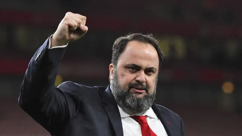 « IL VAUT MIEUX PAYER 200.000 DOLLARS QUE DE SUBIR TOUS CES TRACAS »: LE TRÈS PUISSANT ARMATEUR GREC EVANGELOS MARINAKIS PRÉFÈRE PAYER UN PÉAGE PLUTÔT QUE DE RESTER BLOQUÉ DANS LE DÉTROIT D’ORMUZ