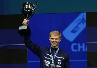 CHAMPIONNAT D’EUROPE DE TENNIS DE TABLE. « JE NE POUVAIS PAS M’ATTENDRE À ÇA » : FÉLIX LEBRUN RÉAGIT À SES DEUX TITRES