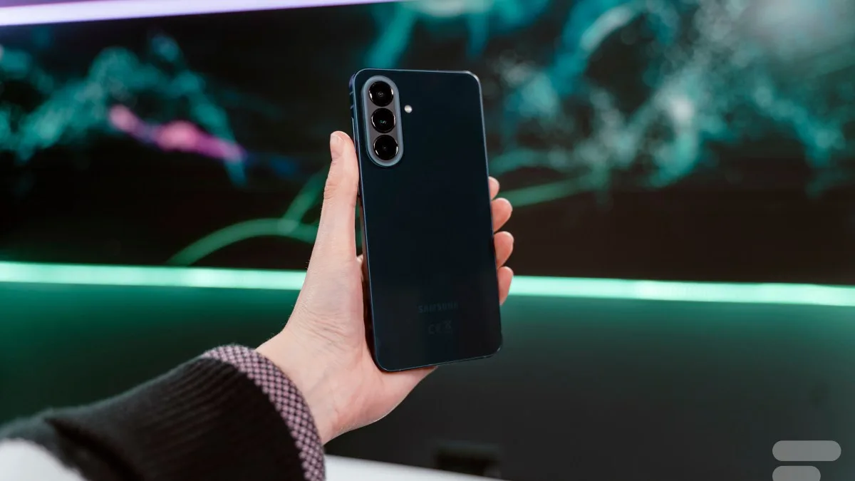LE RÉCENT SAMSUNG GALAXY A57 S’AFFICHE DÉJÀ DANS UN PACK À -20 % AVEC UN ACCESSOIRE INDISPENSABLE