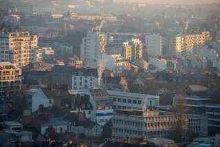 POURQUOI LA QUALITÉ DE L’AIR EST DÉGRADÉE EN BRETAGNE AUJOURD’HUI ? RENNES, BREST, SAINT-BRIEUC, LORIENT À LA LOUPE